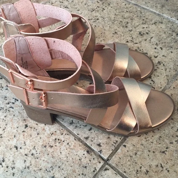 Material girl sandals - Picture 3 of 3